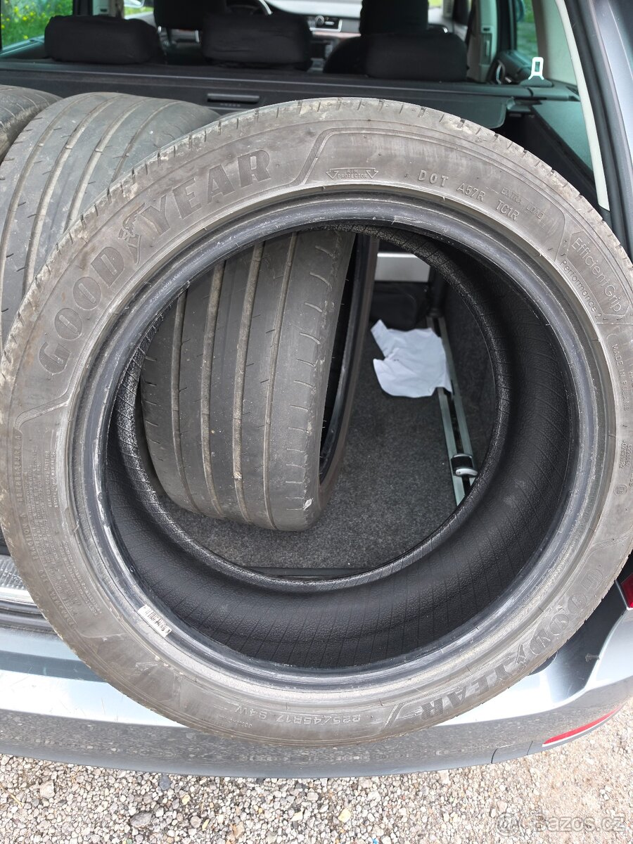 225/45 R17 - 2