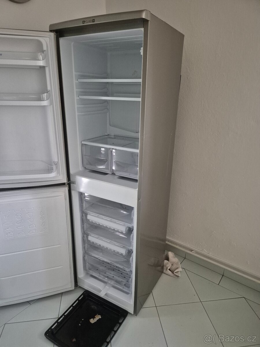 Lednička s mrazakem - 2