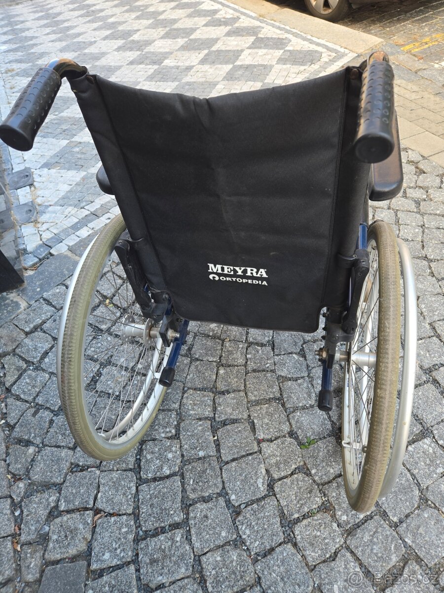 skládací invalidní vozík Meyra - 2