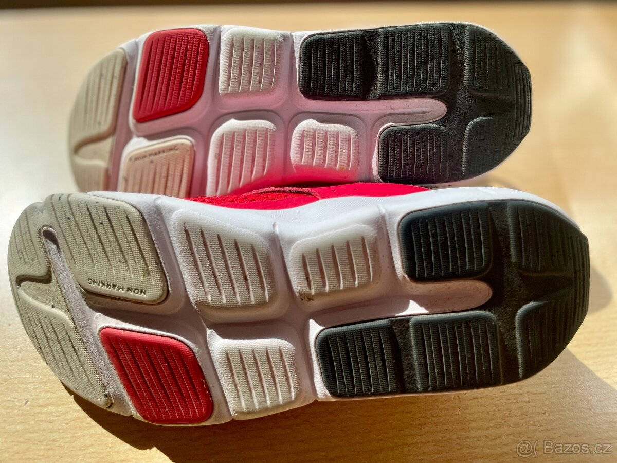 Červené tenisky - 34 - např. do tělocvičny - 2