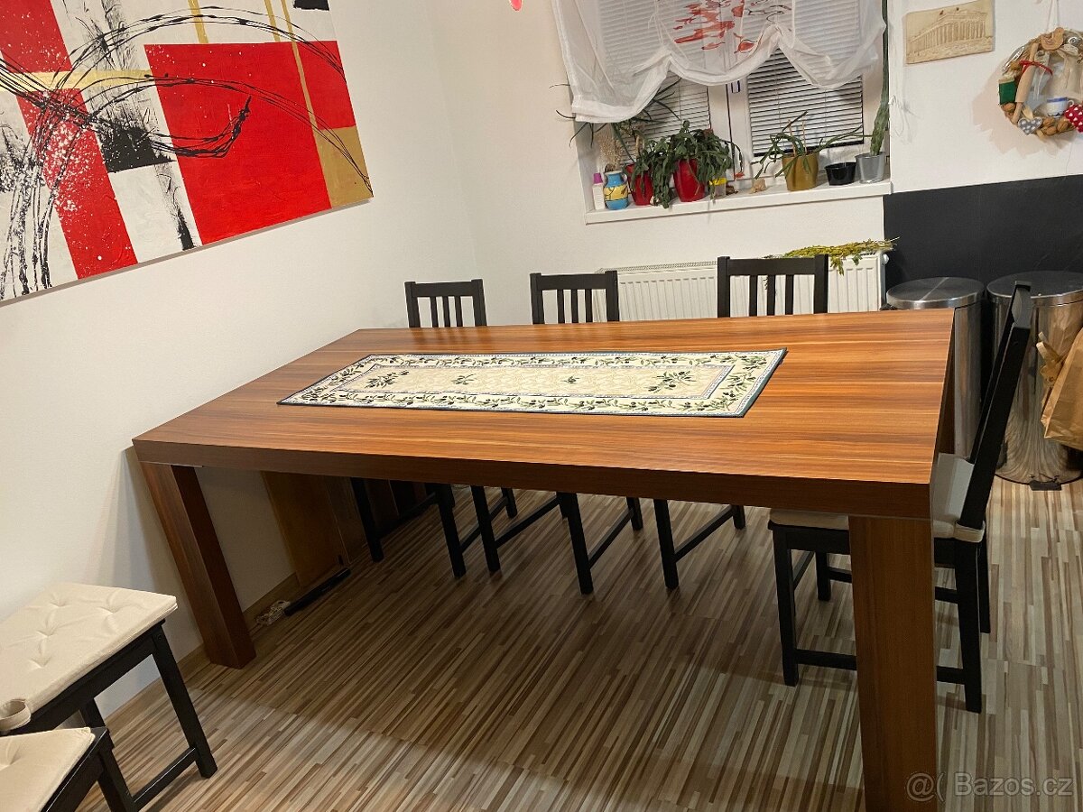Jídelní stůl - 2