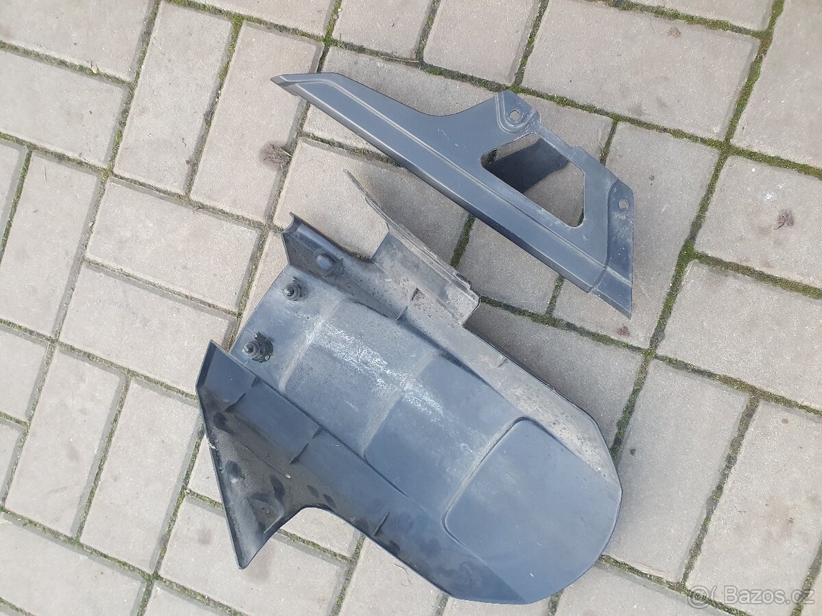 Blatník nad kyvku Kawasaki Z750 2006 - 2