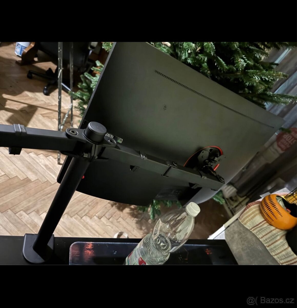 STOLNÍ DRŽÁK PRO DVA OTOČNÉ MONITORY 13- 32 PALCE - 2