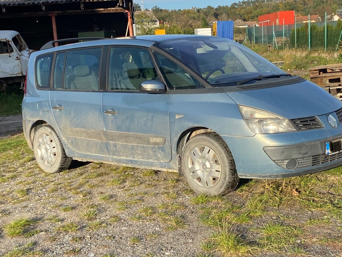Renault Espace IV 2.0i 16V 100kw 7-míst - 2