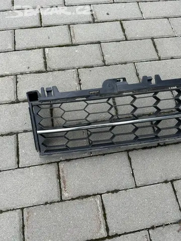 Středová mřížka předního nárazníku Superb 3 Face - 2