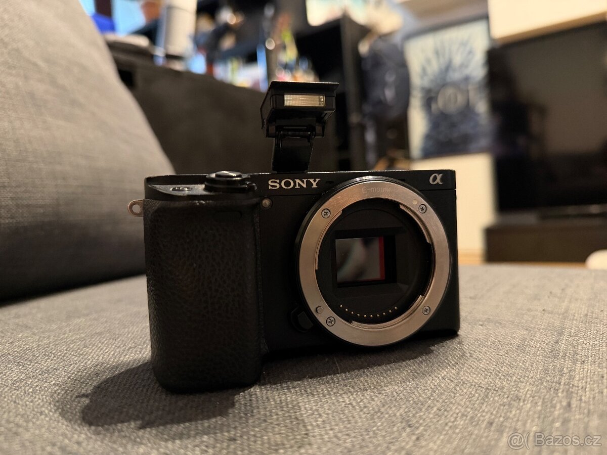 Sony A6300 + příslušenství - 2