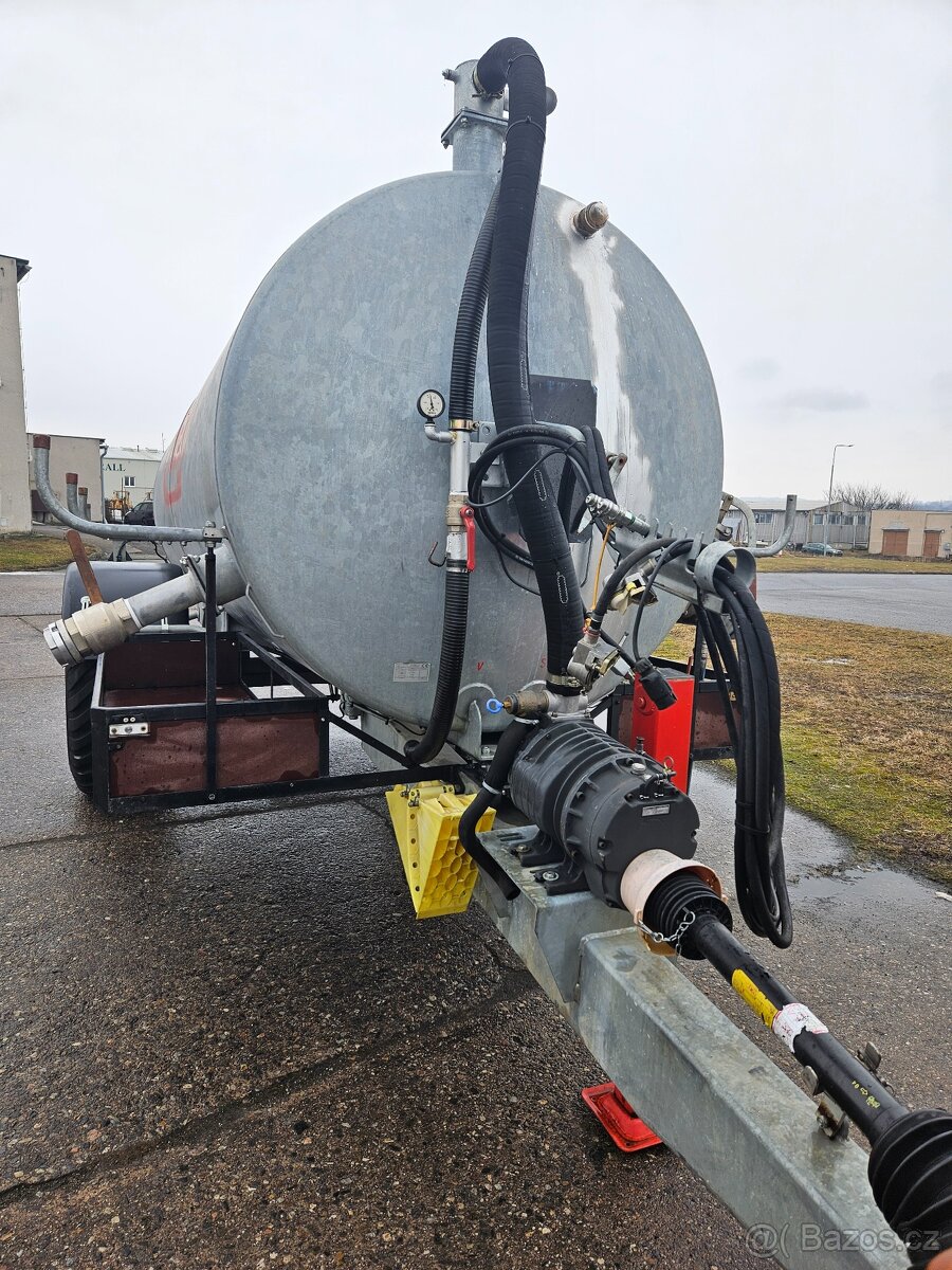 Fekální cisterna FLIEGL 8m3 - 2