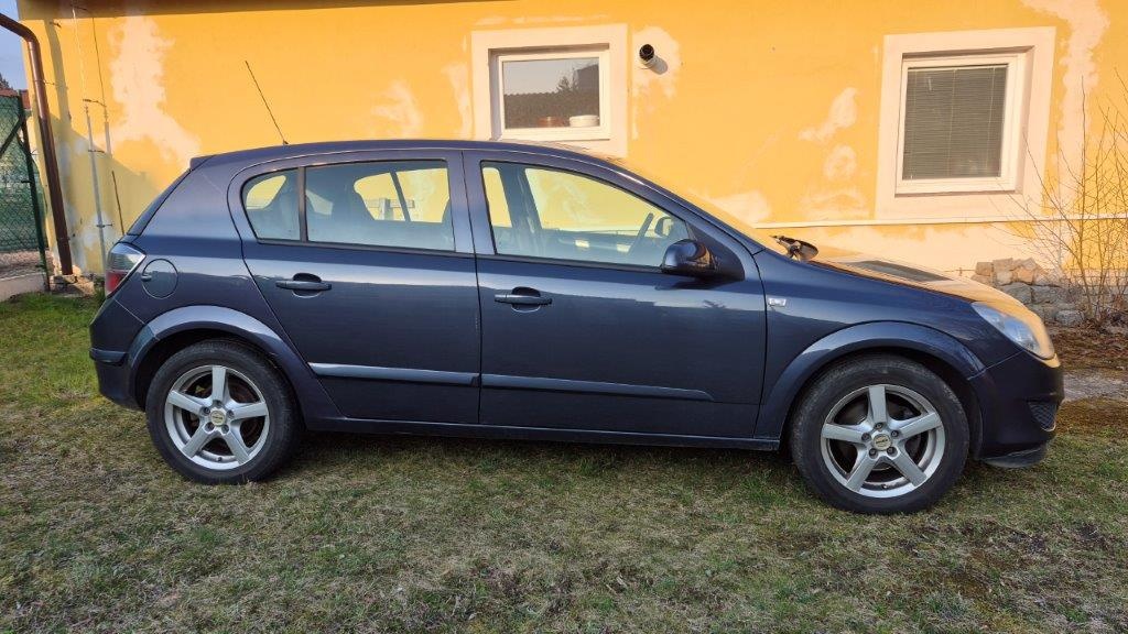 Opel Astra 1,6 benzín, Hatchback, r.v.2008 - 2