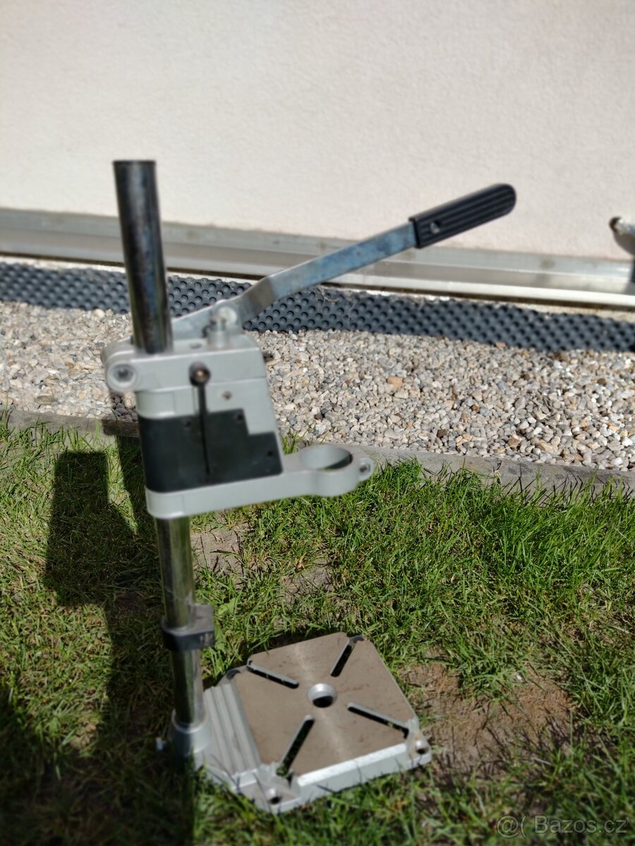 Držák na ruční vrtačku - 2