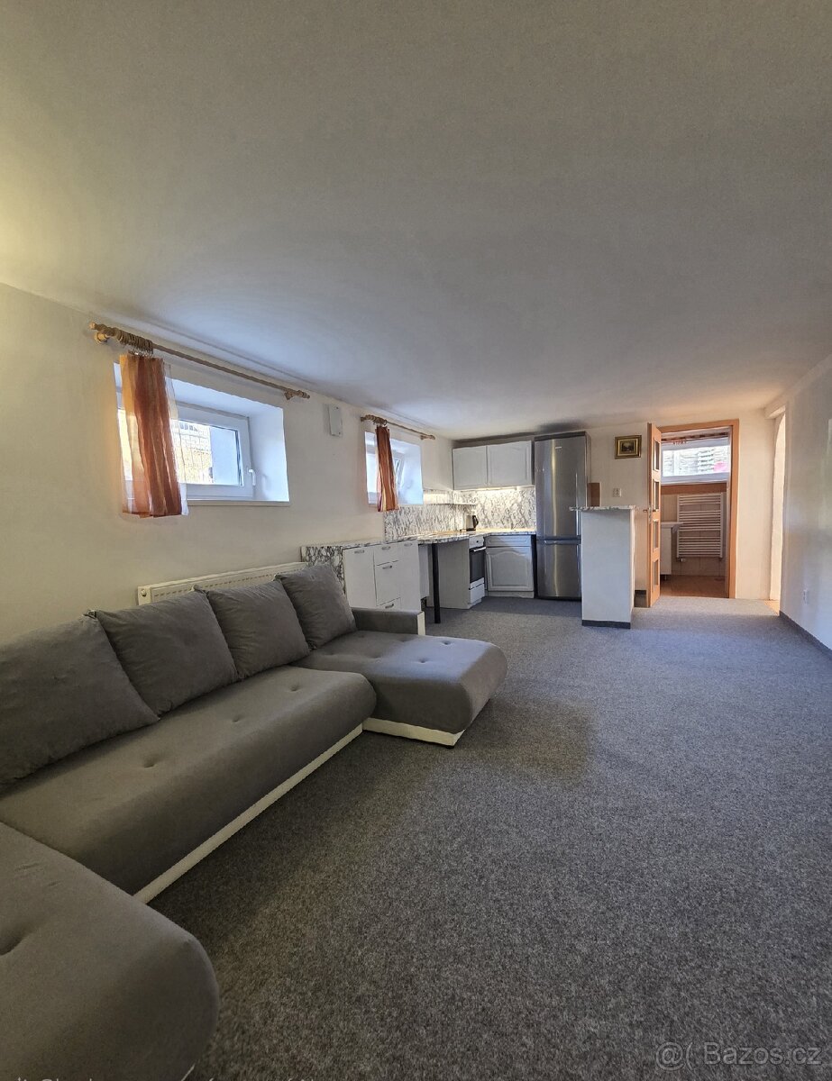 Pronájem bytu Praha 8 v RD - 2