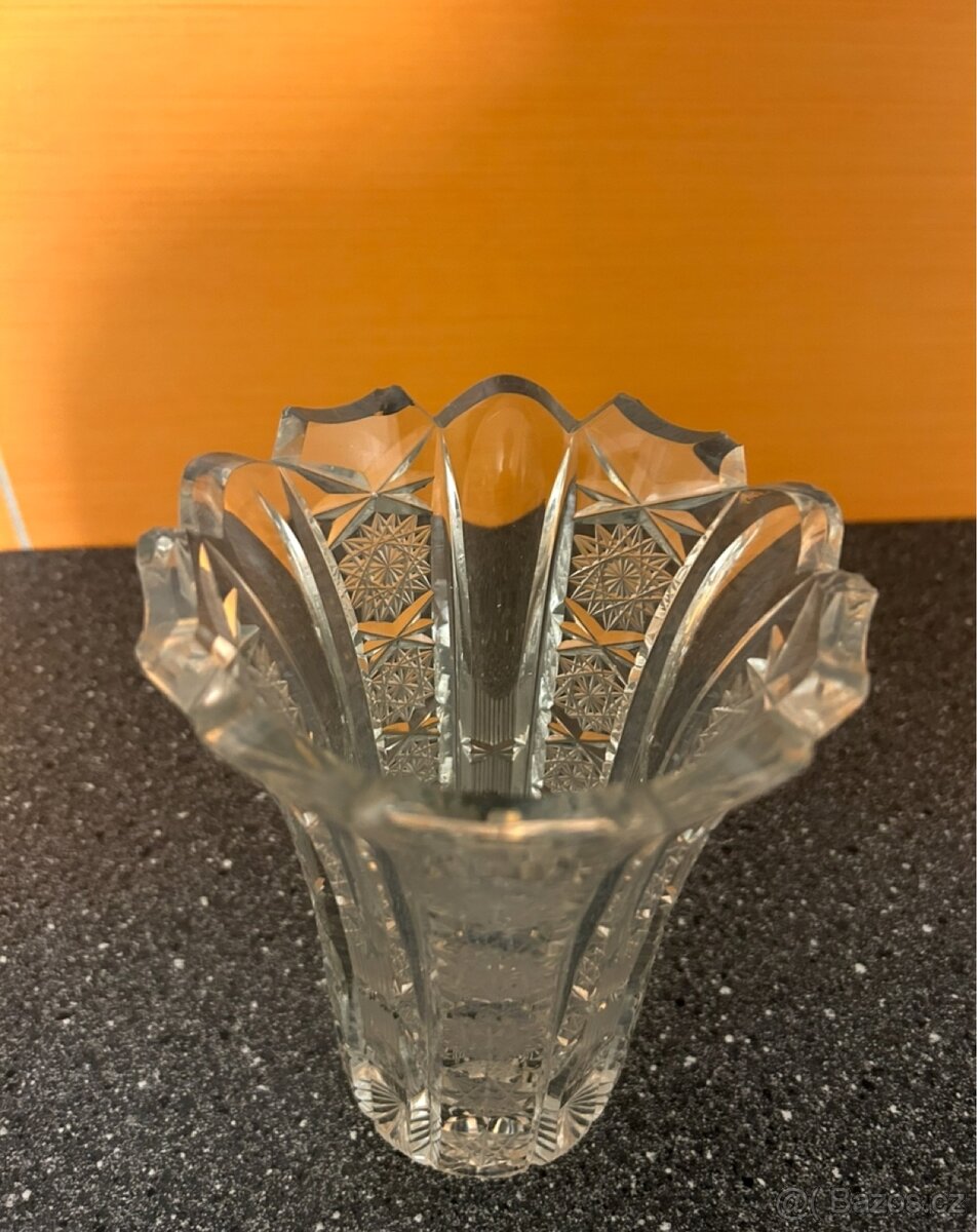 Broušená váza - 2