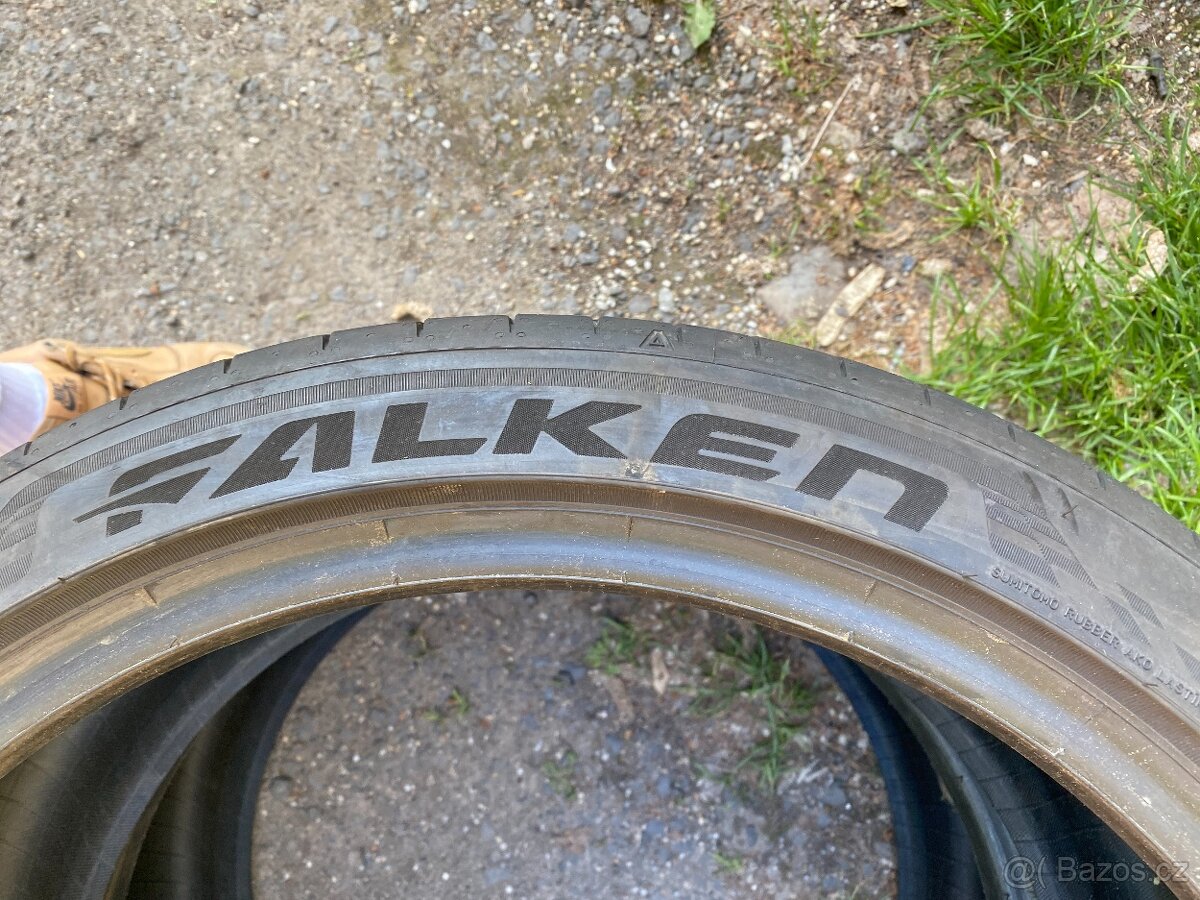 Falken 235/40r19 - 2