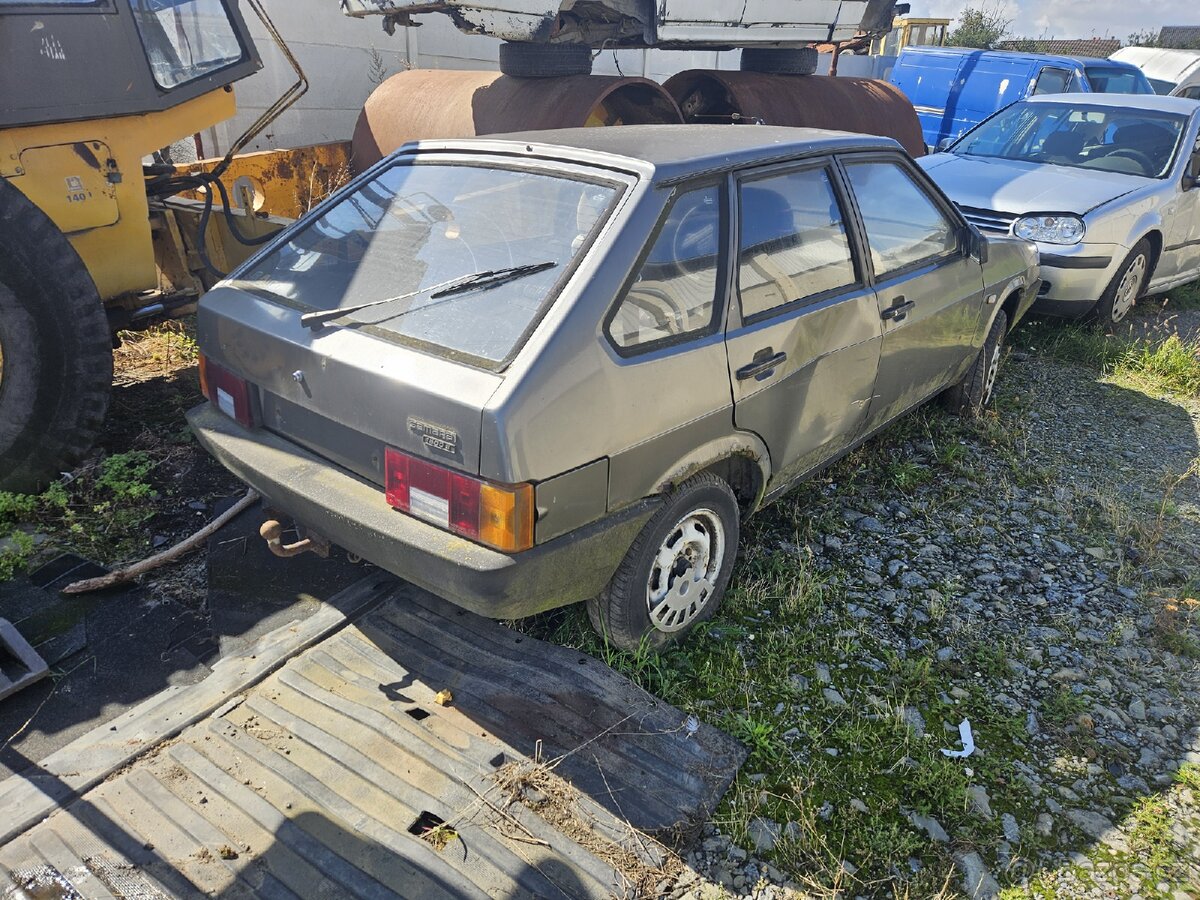 Lada Samara - 2