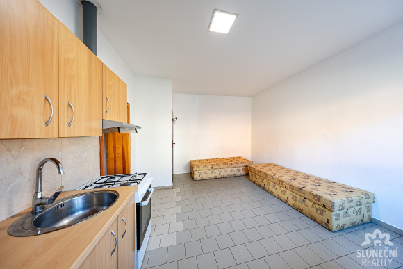 Pronájem bytu 1+kk, 27 m² v rodinném domě, Hluk - 2
