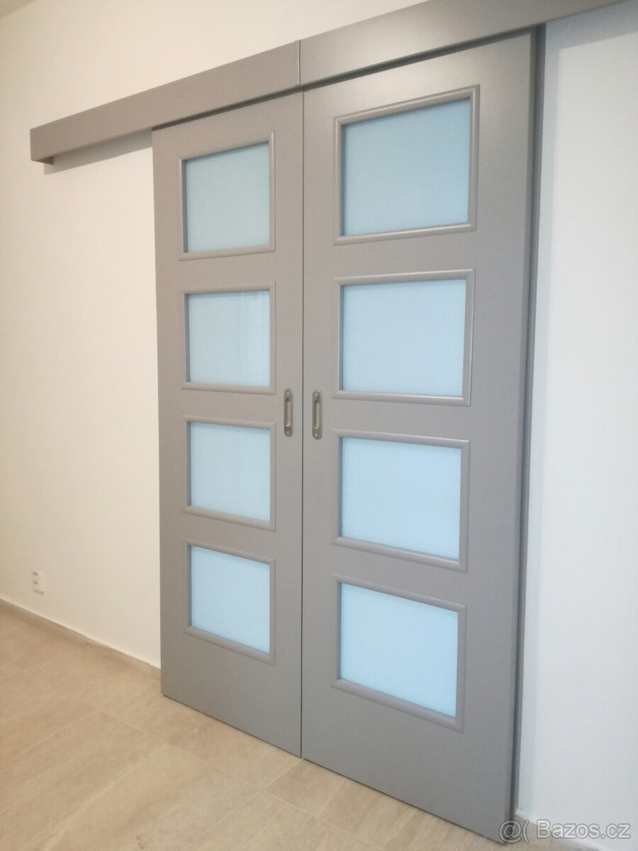 Posuvné dveře , dvoukřídlý komplet Roysol, nové - 2