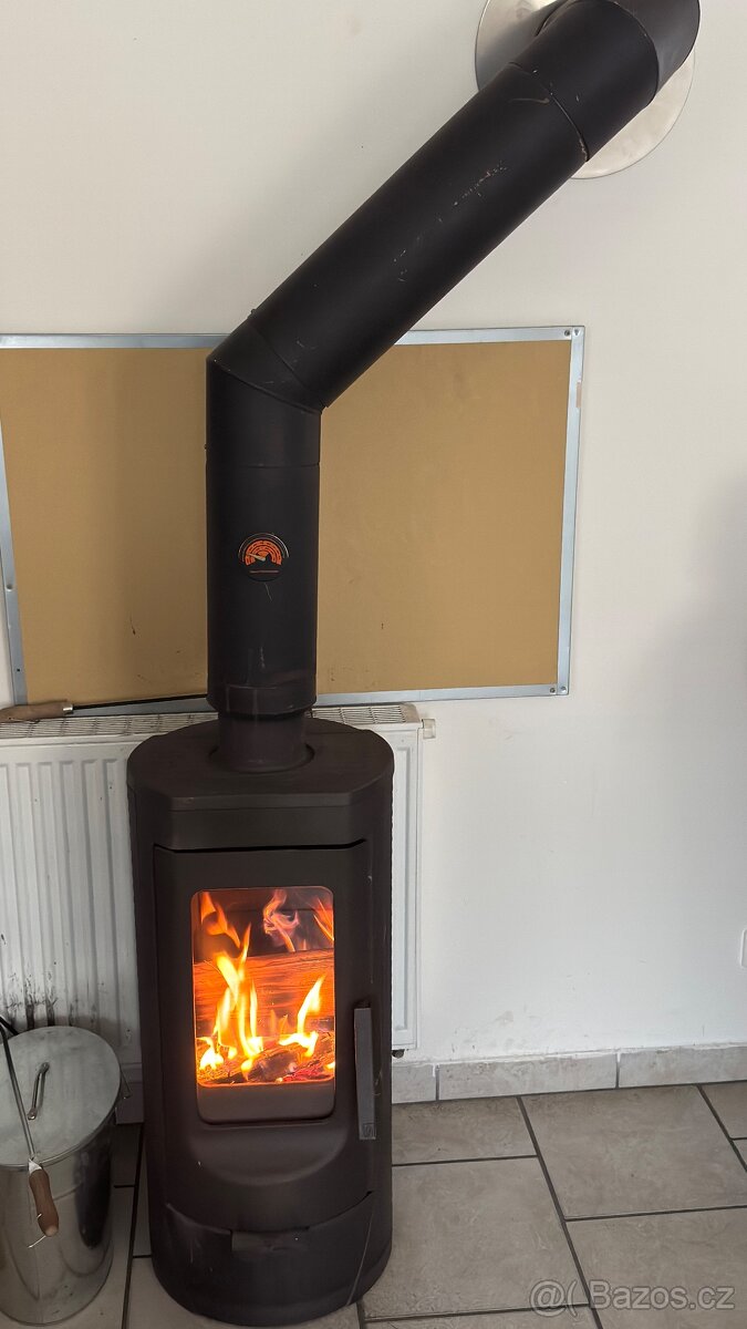 Krbová kamna Plamen Tara litinová 6kw plus komín - 2