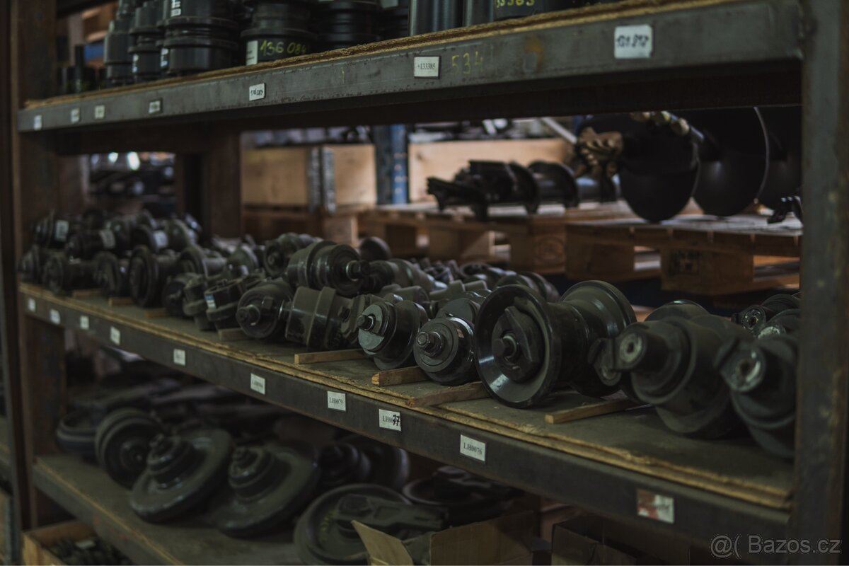 Podvozkové díly na pásové bagry - 2