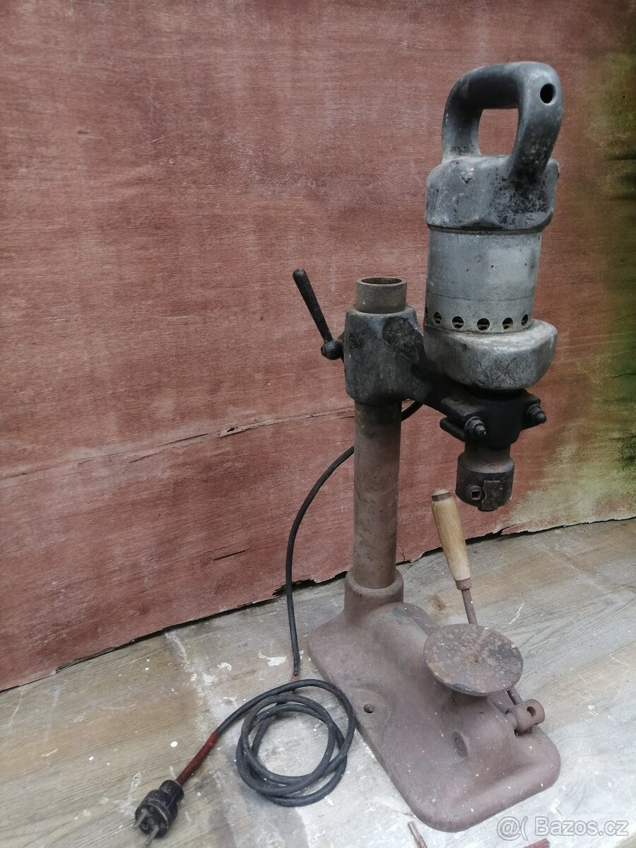 Stará velká stolní vrtačka - funkční - 2