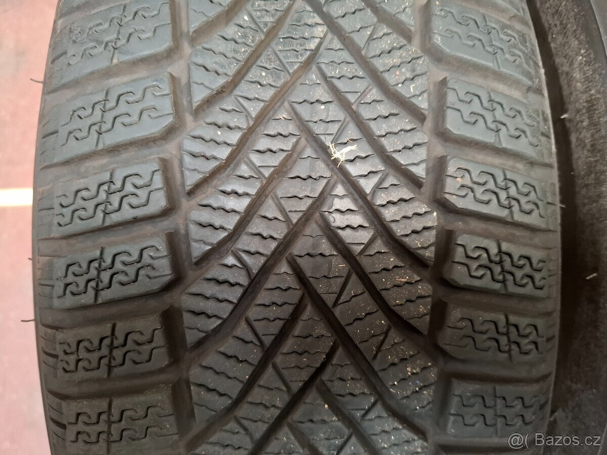 205/45/16 Falken Zimní 7,5 mm - 2