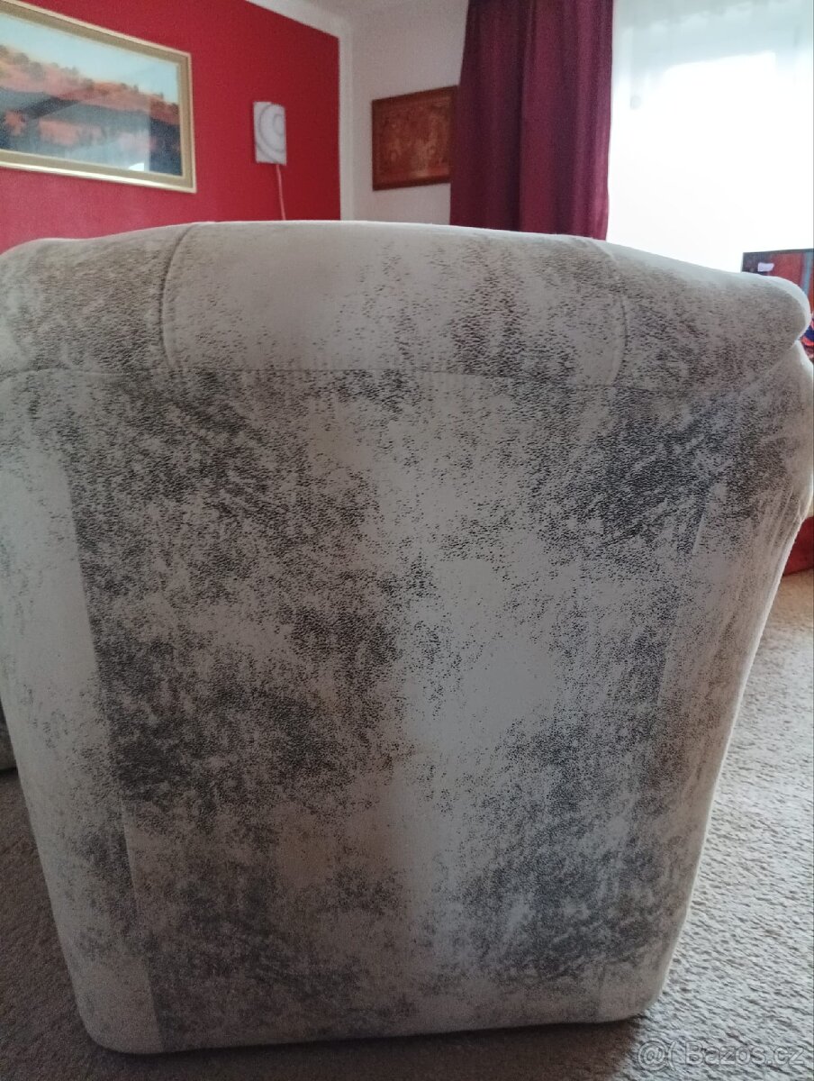 Prodej dvou křesel - 2