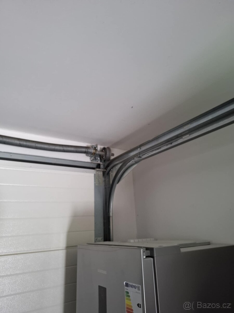 Garážová vrata s pohonem - 2