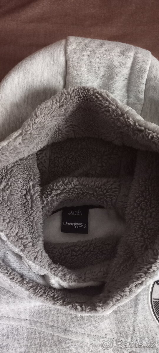 Chlapecká mikina s kapucí s kožíškem vel. 158/164 - 2