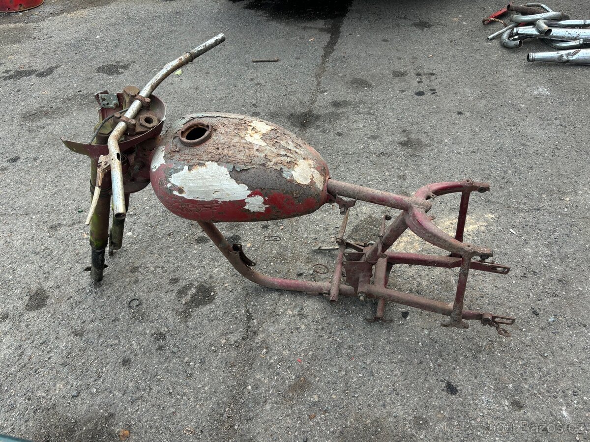 Rám se štítkem, nádrží ČZ 175/ 450 - 2