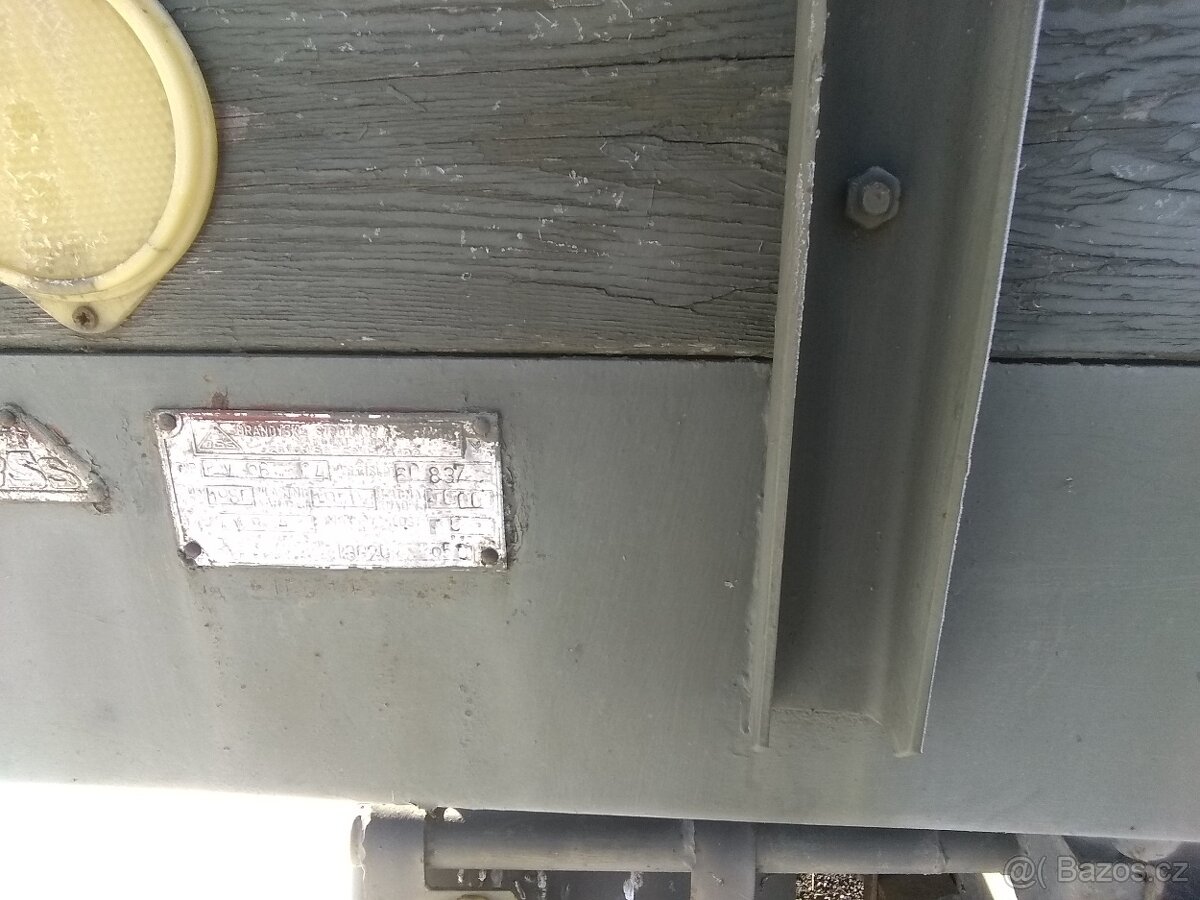 Prodám vojenský přívěs za PV3S - 2