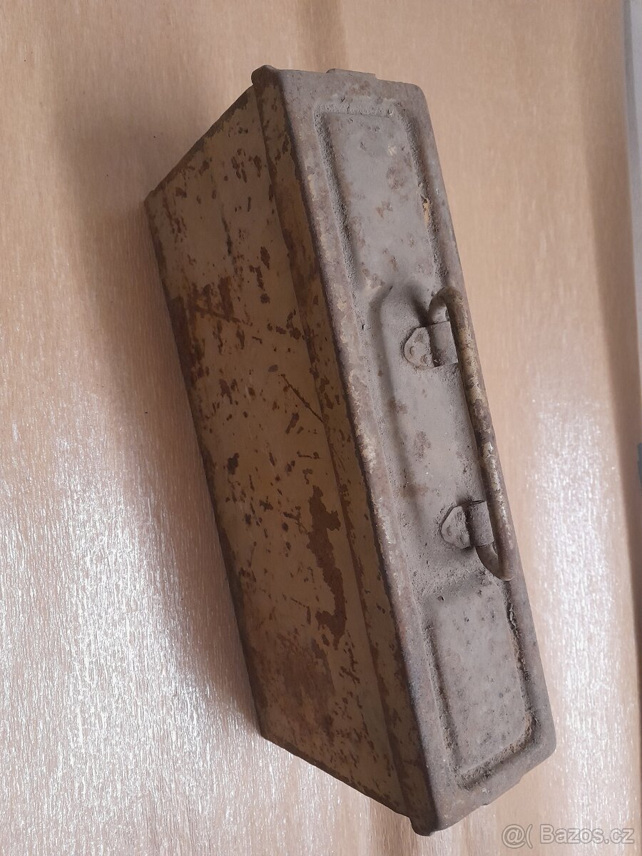 muniční bedna na náboje MG 34/42 - 2