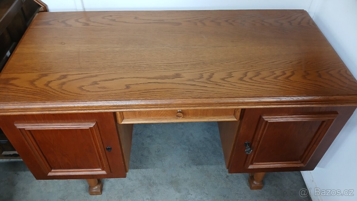 Masivní rustikální psací stůl - 2