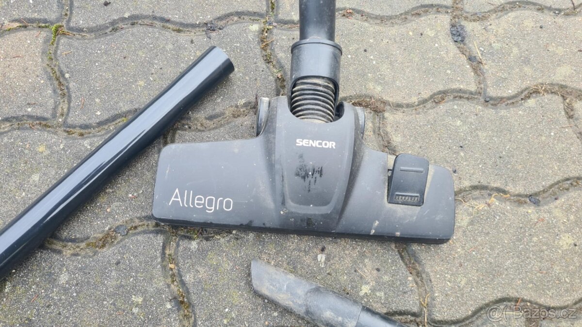 vysavač Sencor Allegro 890W - 2