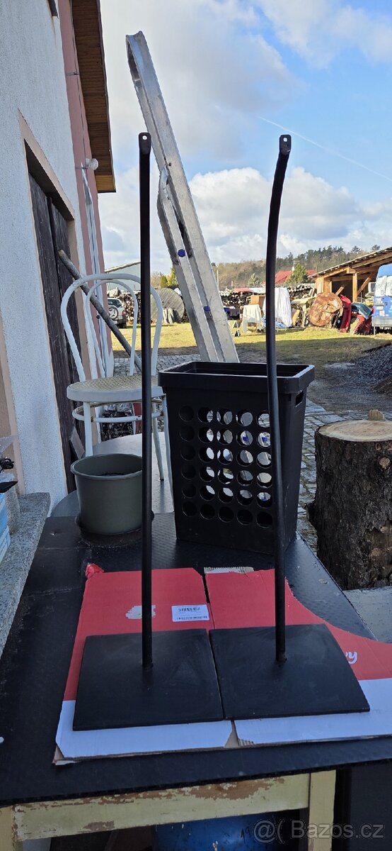 Prodám 2 stojany pro reproduktory - 2