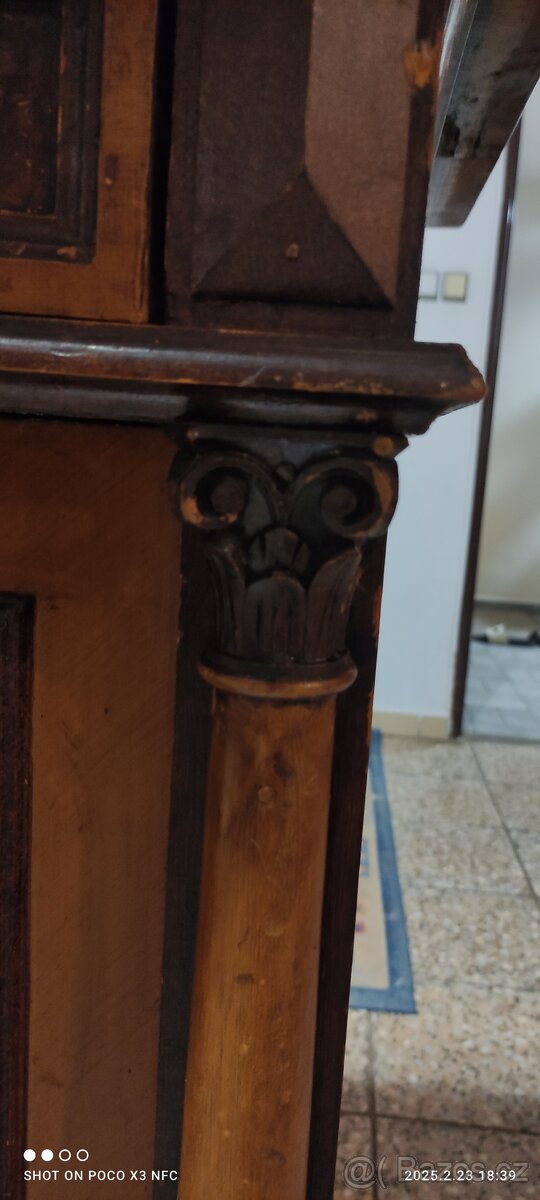 Starožitná komoda - 2