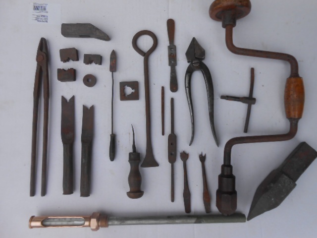 STARÉ NÁŘADÍ,KLIČKY - 2