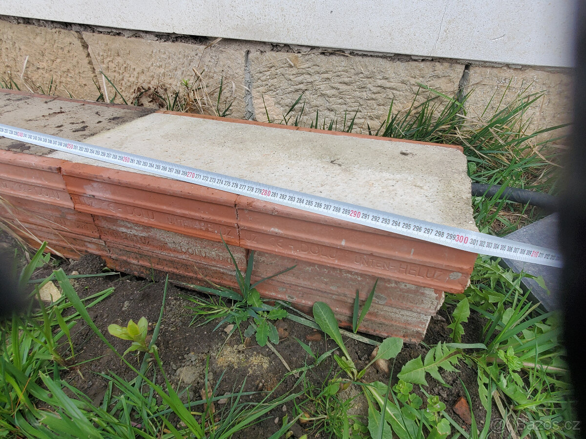 Střešní tašky, překlady, stavební výtah - 2