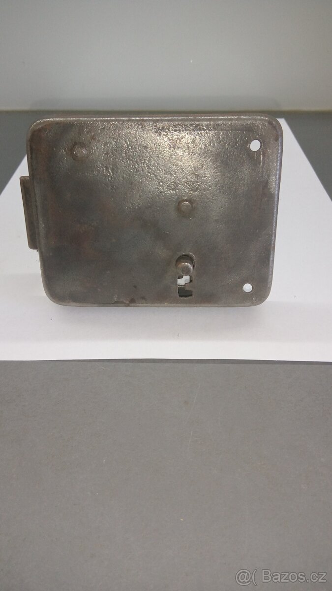 Starožitný krabicový zámek - 2