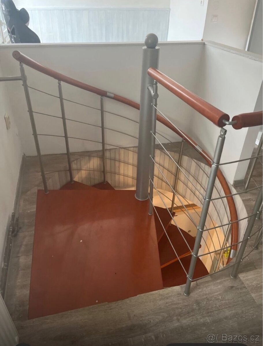 Točíte schodiště průměr 160 cm - 2