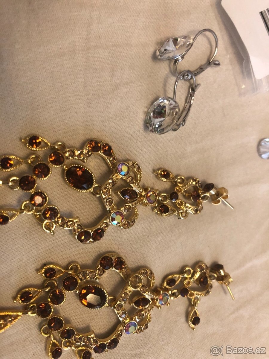 Set nausnic - NOVE. 6 paru nausnic. Jsou nove a nepouzite. - 2