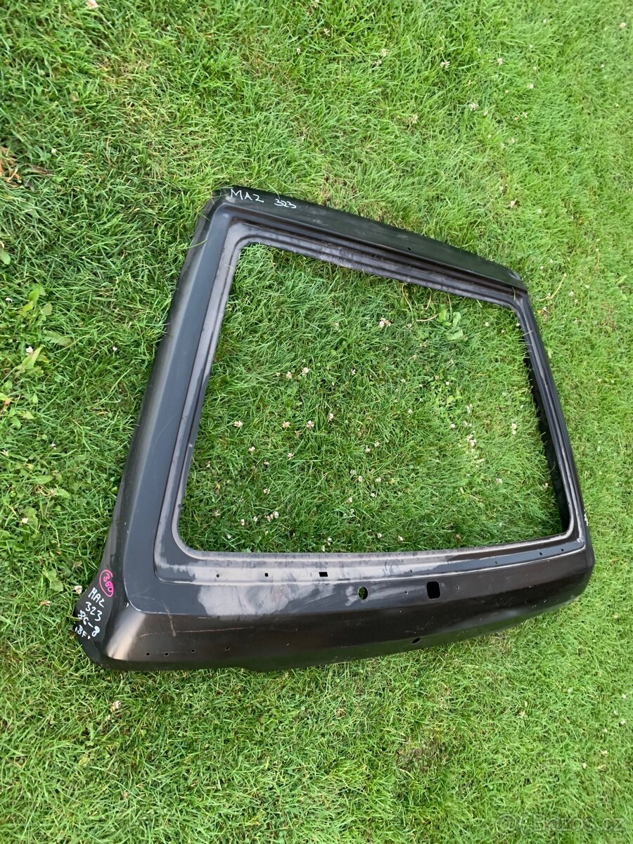 Mazda 323 BF origo nový kufr - 2