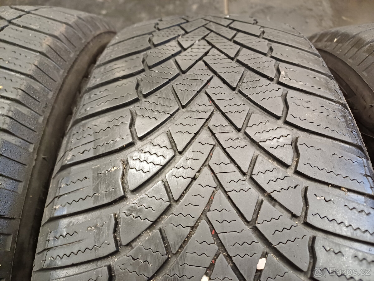 Zimní pneu Bridgestone 215/60/17 100H - 2