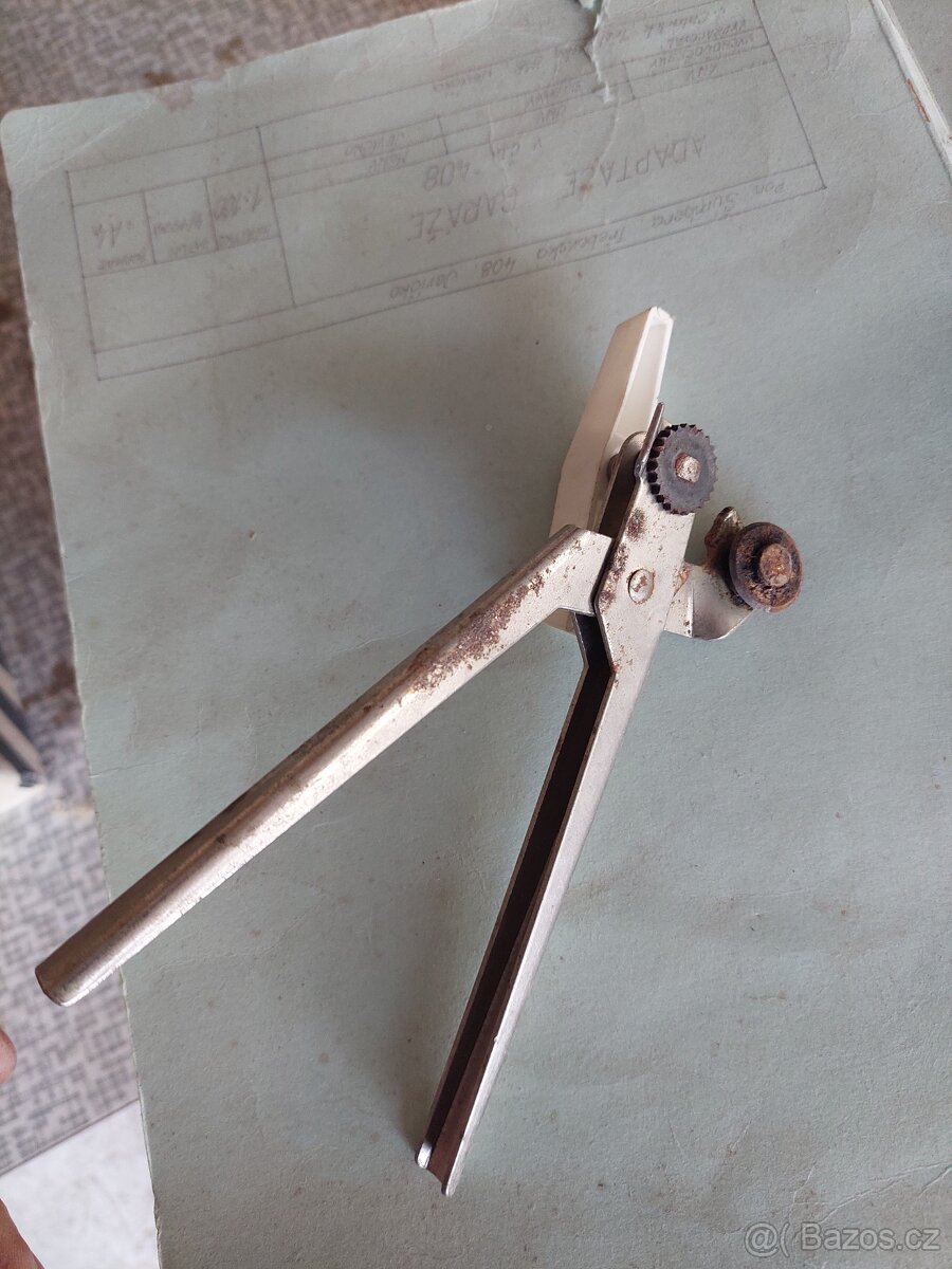 Rúzné staré věci. - 2