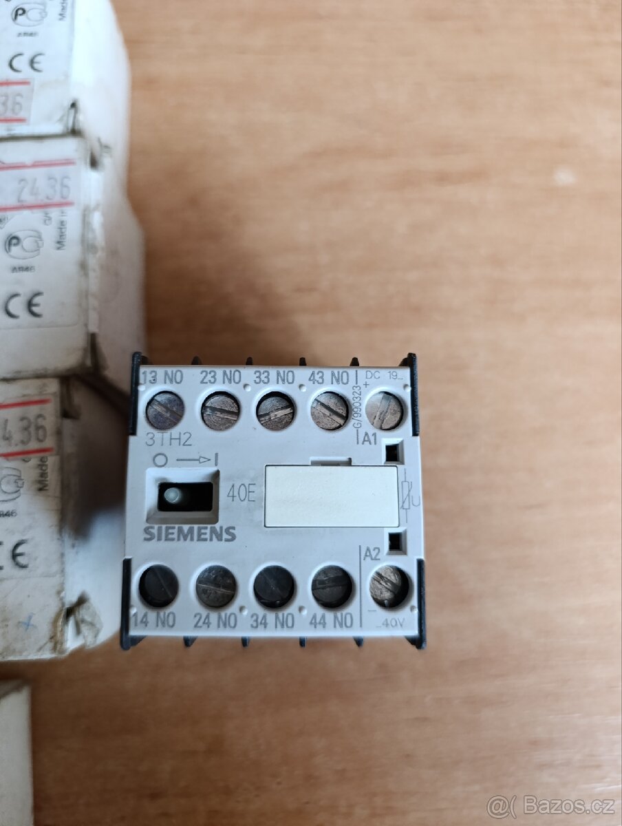 Stykačové relé Siemens 3TH2040-0MB4 - 2