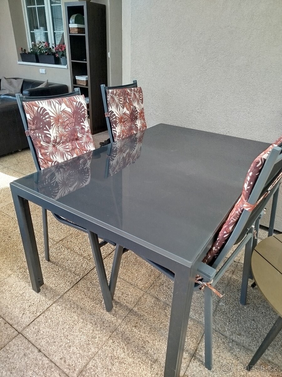 Zahradní stůl a židle - 2