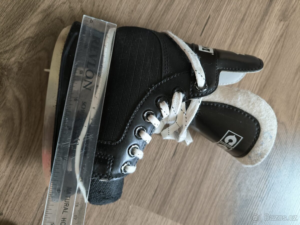 Prodám dětské brusle velikosti 27 - 2