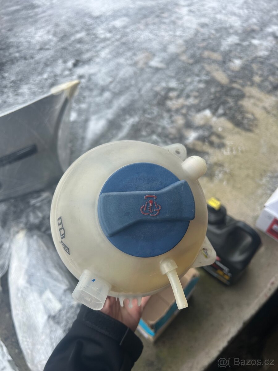 Nádobka na chladicí kapalinu - 2