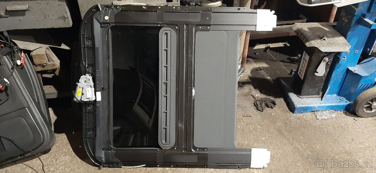 Stresni okno sibr Audi A4 B6 a B7 - 2