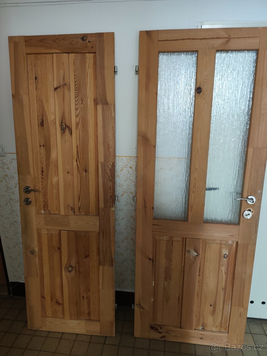 Dveře dřevěné 5 kusů - 2