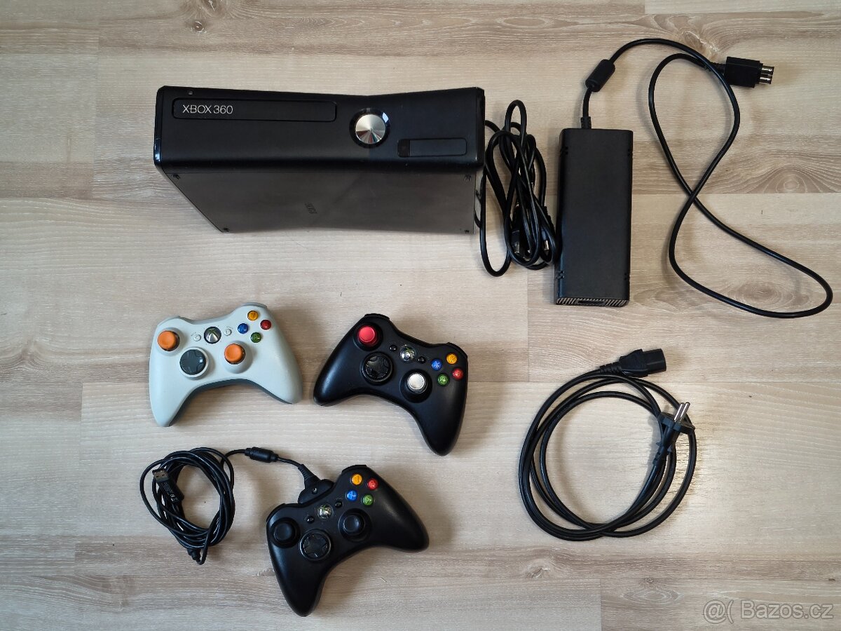 Xbox 360 + 3 ovladače + 15 her - 2