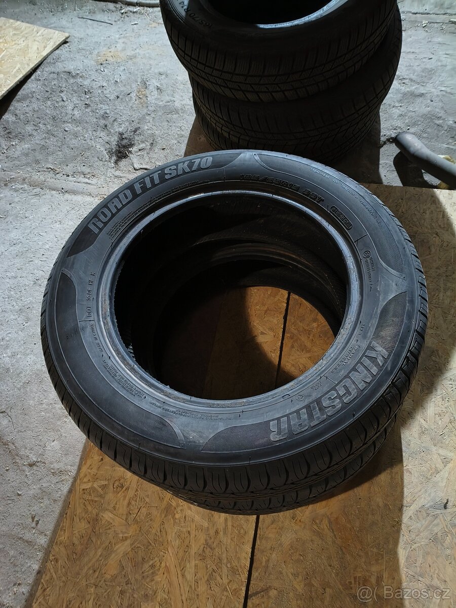 Celoroční pneu 185/65 R15 - 2