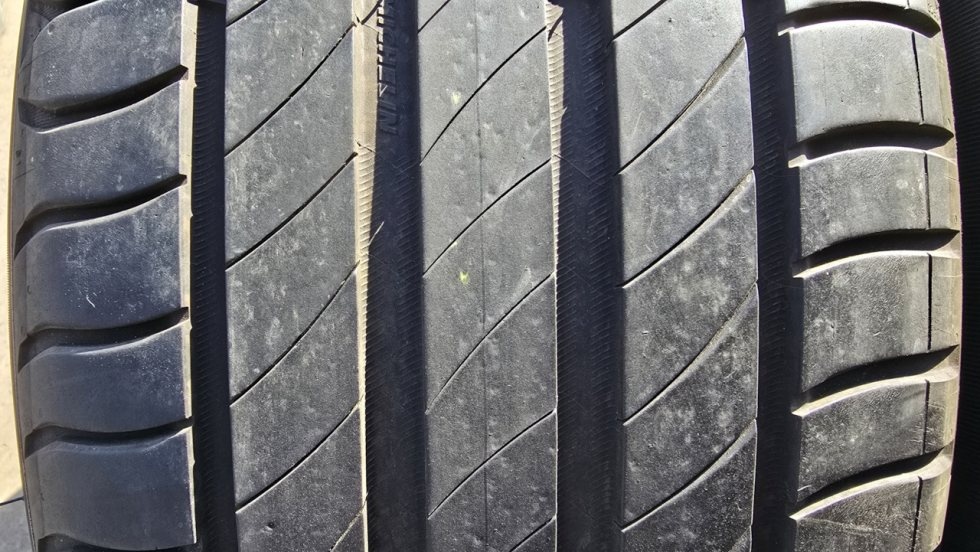 Letní pneu 225/50/17 Michelin - 2